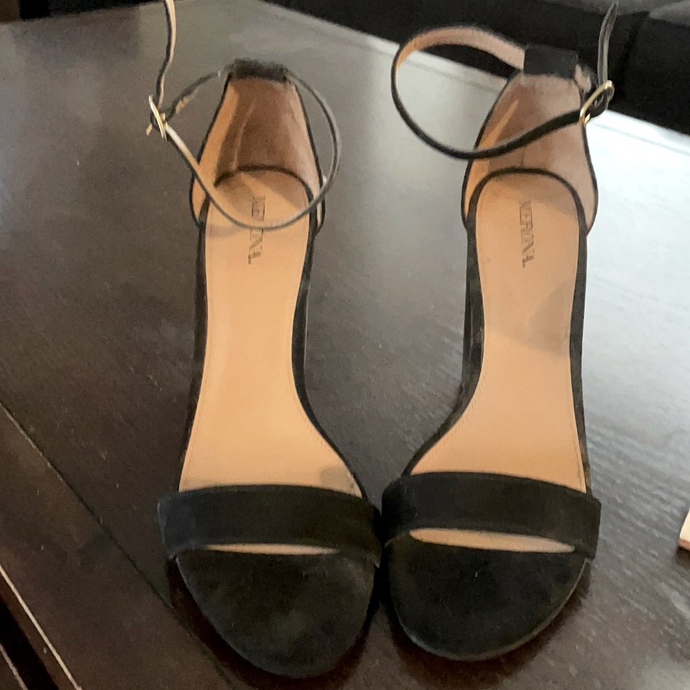 Black thick heel